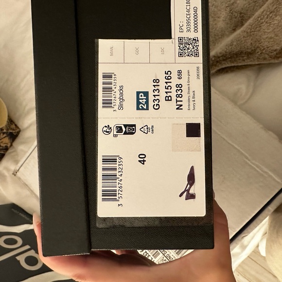 Chanel - Picture 2 of 5